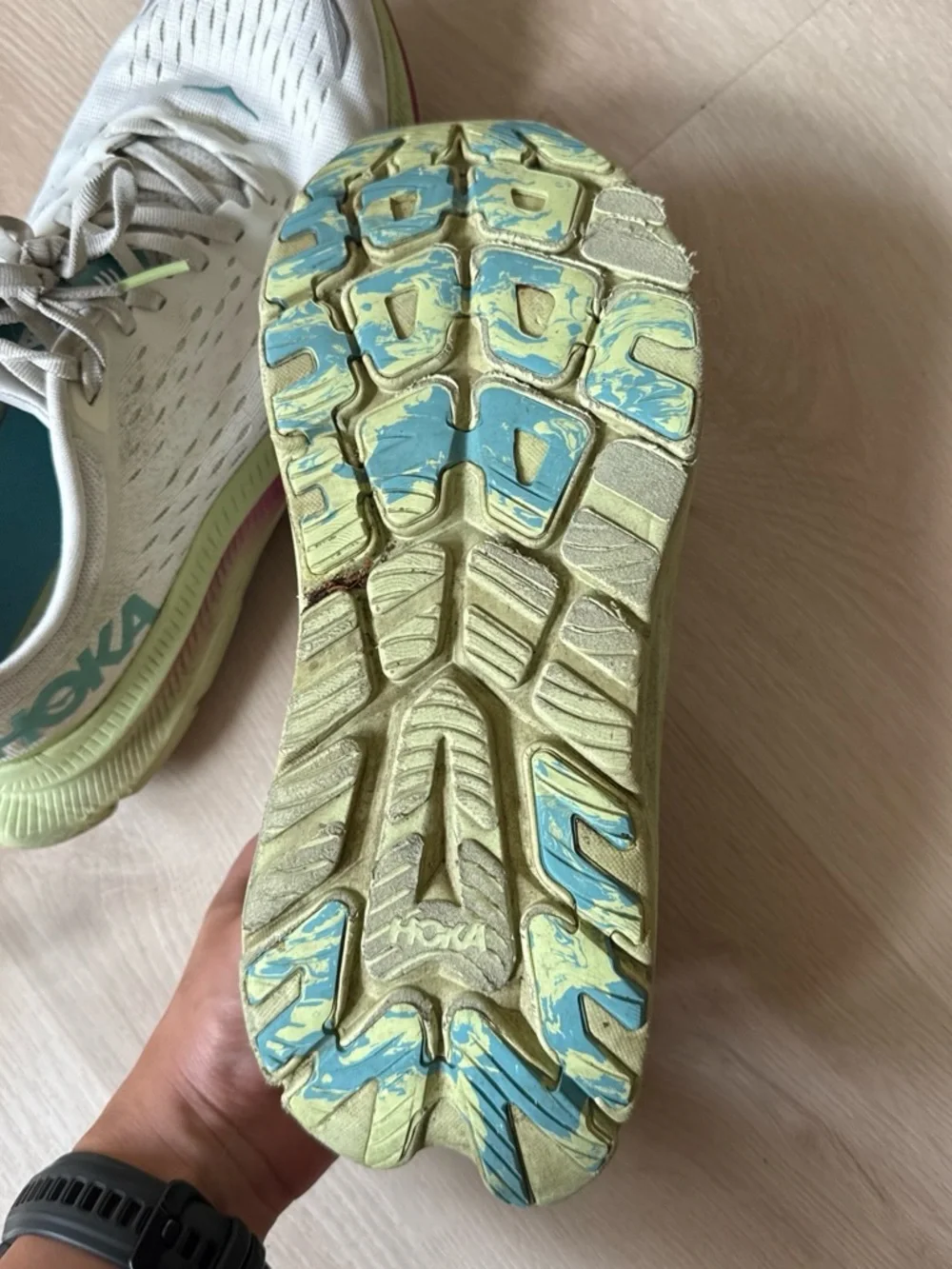 Hoka Kawana Running Shoes